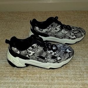 Snakeprint women's sneakers. Size 6.5